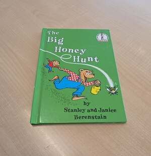 The Big Honey Hunt by Stan and Jan Berenstain Beginner Books Hardcover